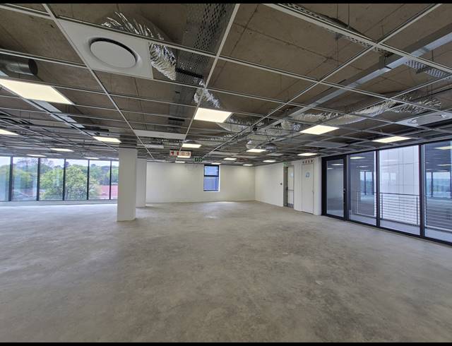 285M² OFFICE TO LET IN GLENADRIENNE